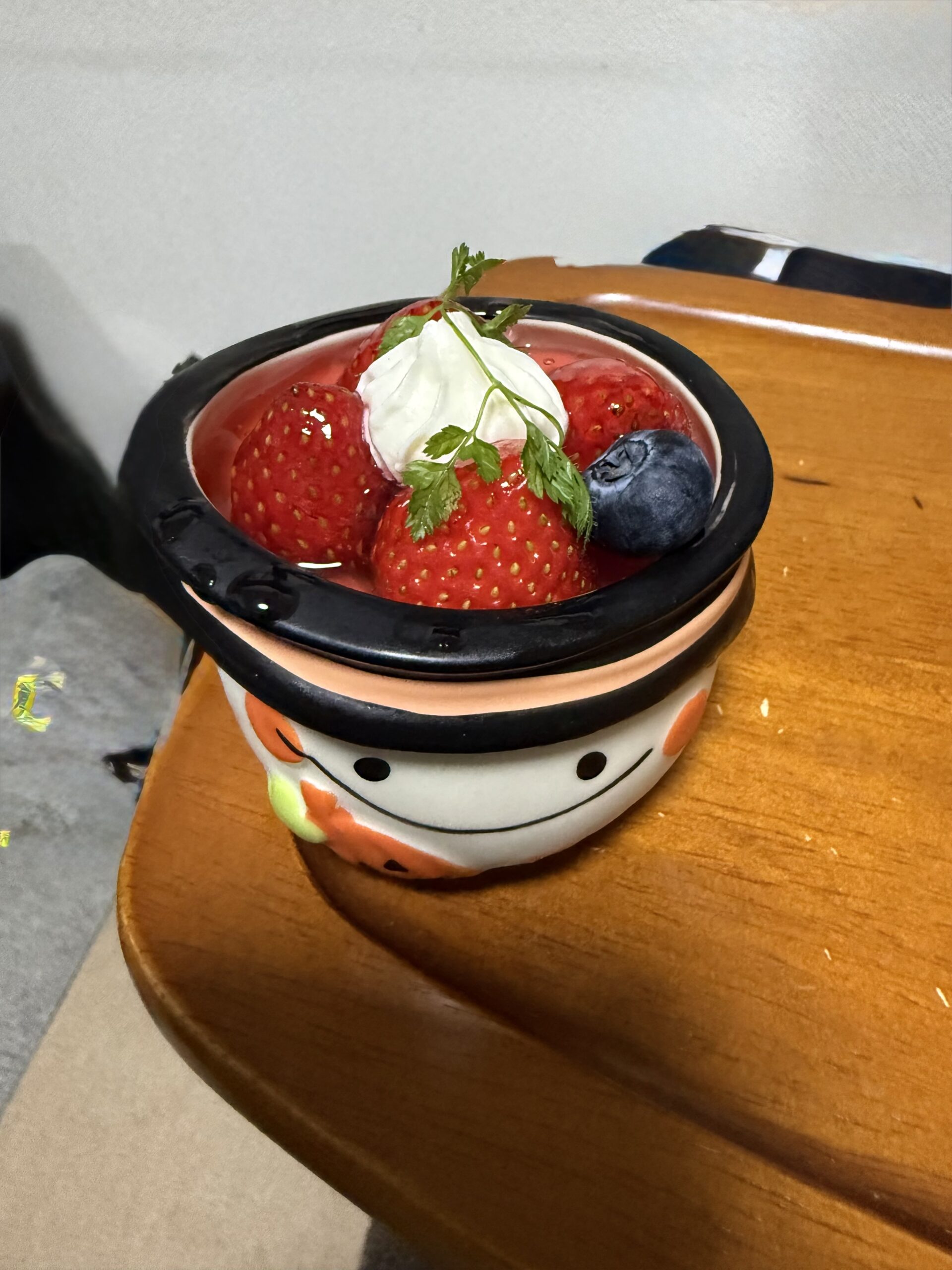 　うまい🔥！！　「苺」のお化け👻プリン