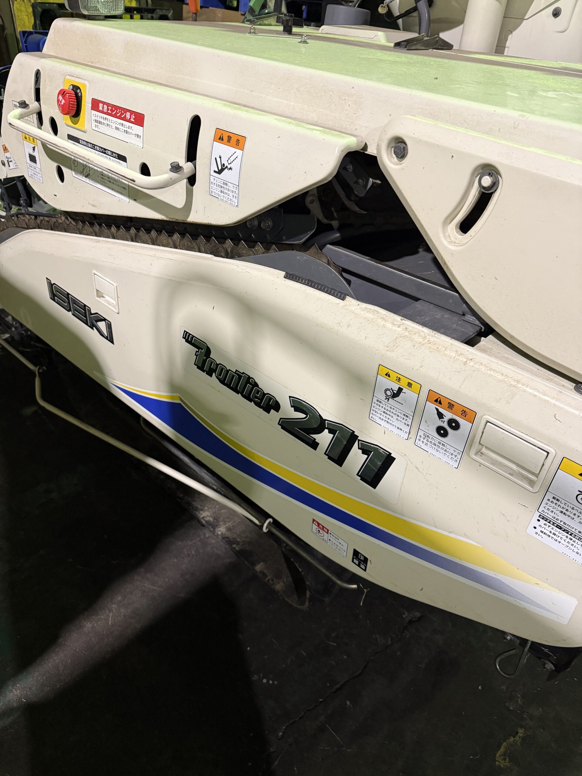 ~稲刈り機「コンバイン」清掃の苦労と大変さ~