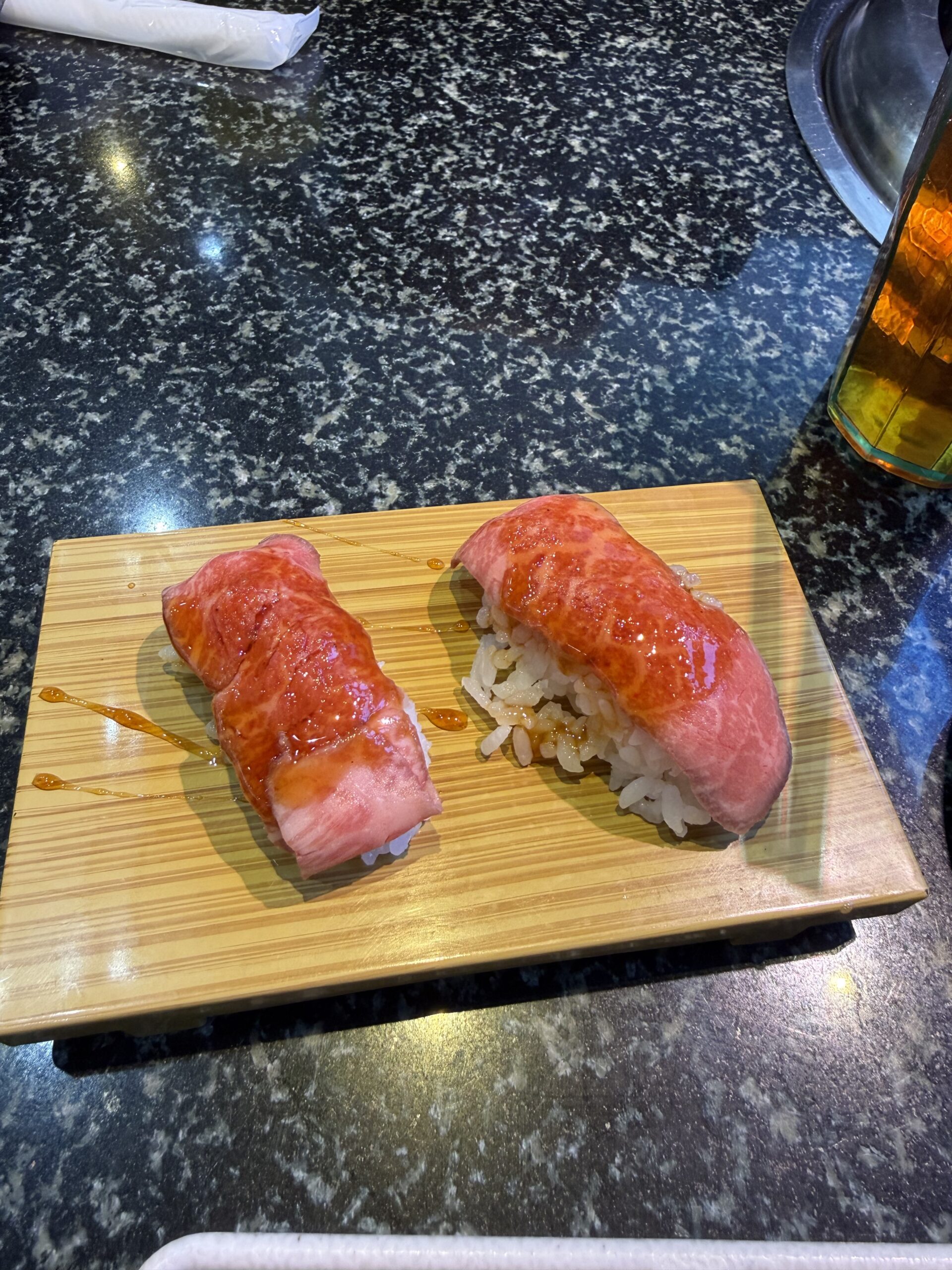 　柔らかジューシー😋　霜降り牛の「肉寿司」＆「焼肉」