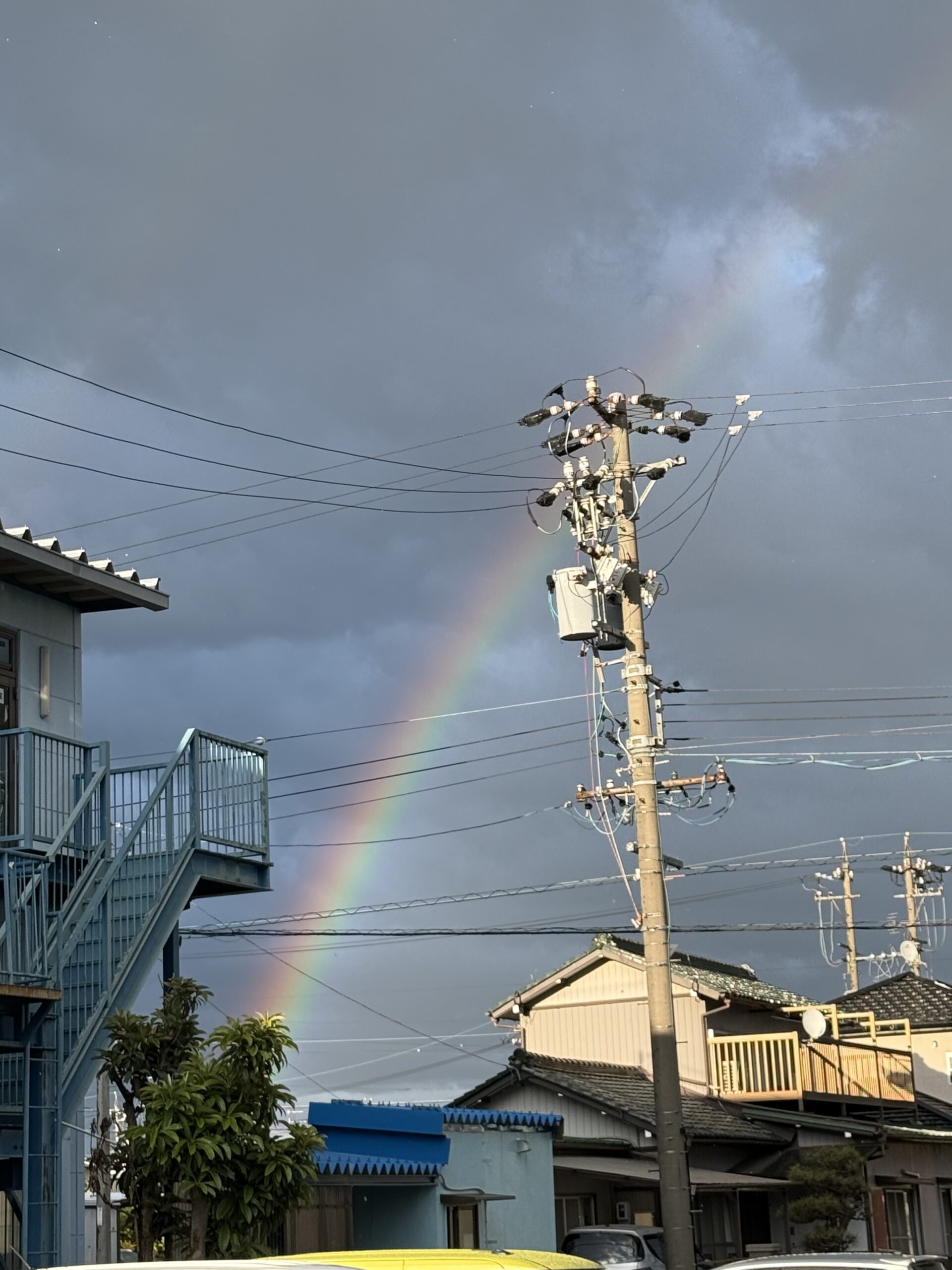 珍しい！！横並びに架かる虹と虹