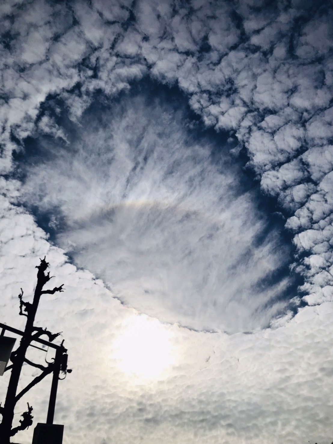 穴あき雲について